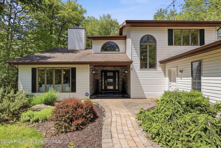 Property Photo:  2526 Country Club Drive  PA 18466 