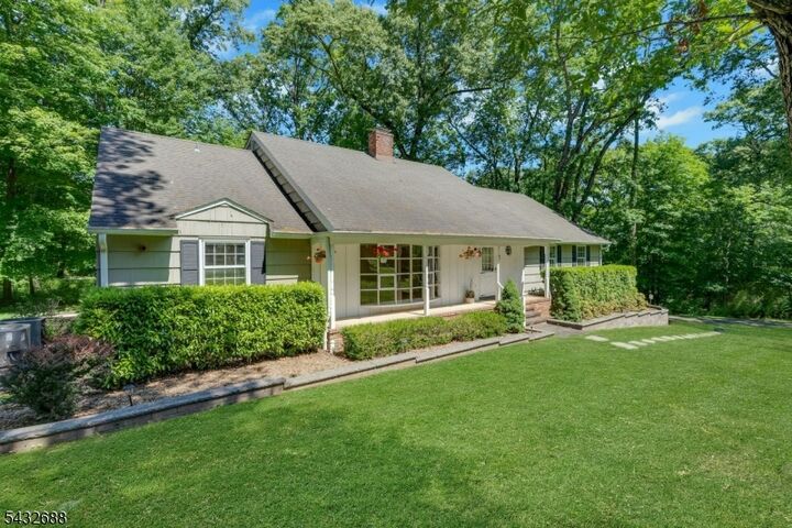 Property Photo:  35 Manor Dr  NJ 07920 
