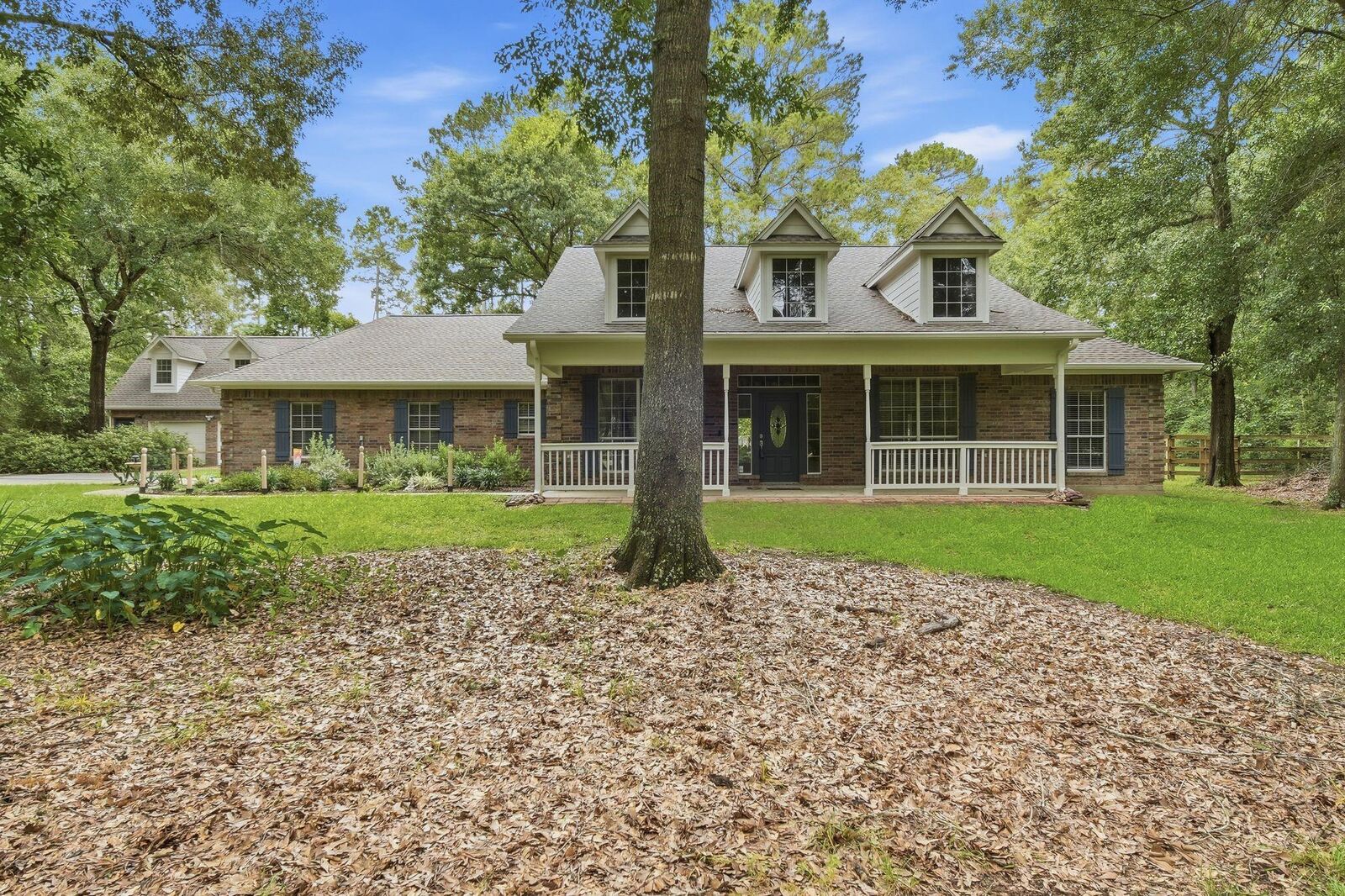 Property Photo: 5925 Ranch Lake Drive TX 77354