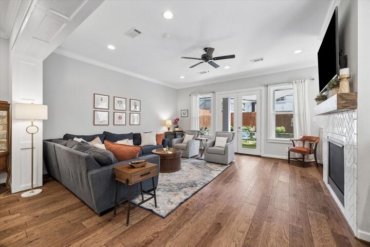 Property Photo:  118 E 27th Street B  TX 77008 