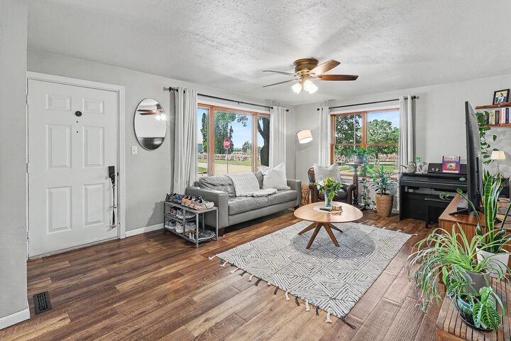 Property Photo:  914 W 5th Street  IA 50219 