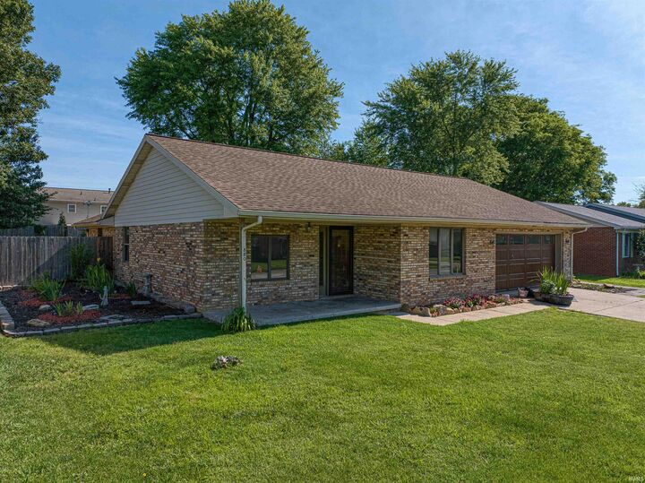 Property Photo:  8800 Idaho Drive  IN 47630 