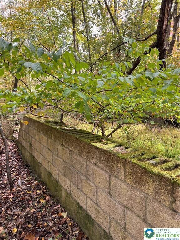 Property Photo:  2747 Lake Drive Drive  PA 18332 