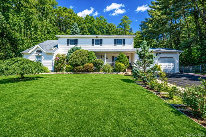 Property Photo:  7 New Jersey Court  NY 11746 