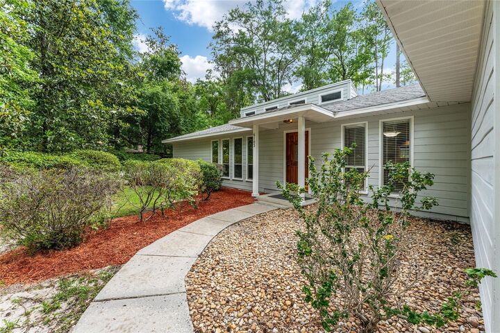 Property Photo:  6103 NW 52nd Terrace  FL 32653 