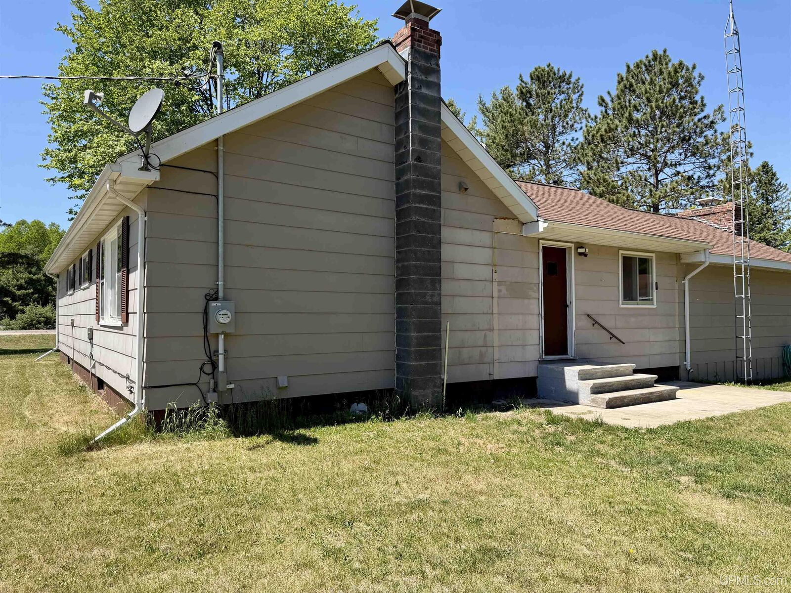 Property Photo: 10076 State Hwy M35 Highway MI 49837