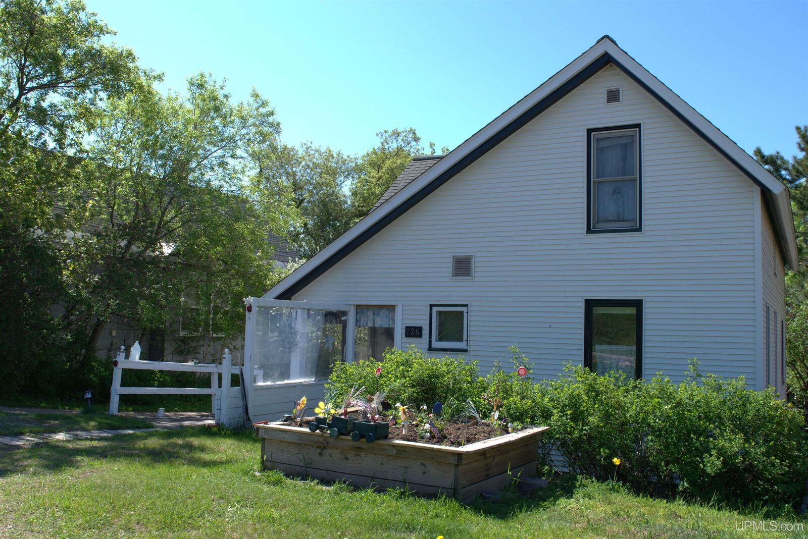 Property Photo: 726 N Lincoln Drive MI 49930