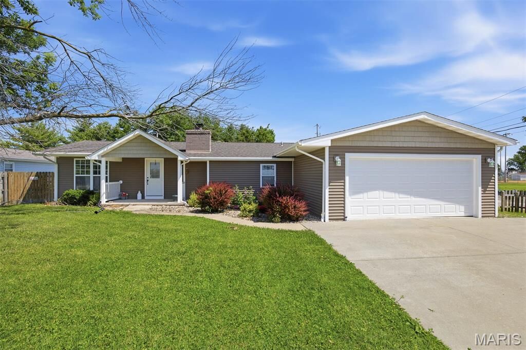 Property Photo:  12485 Koepfli Lane  IL 62249 