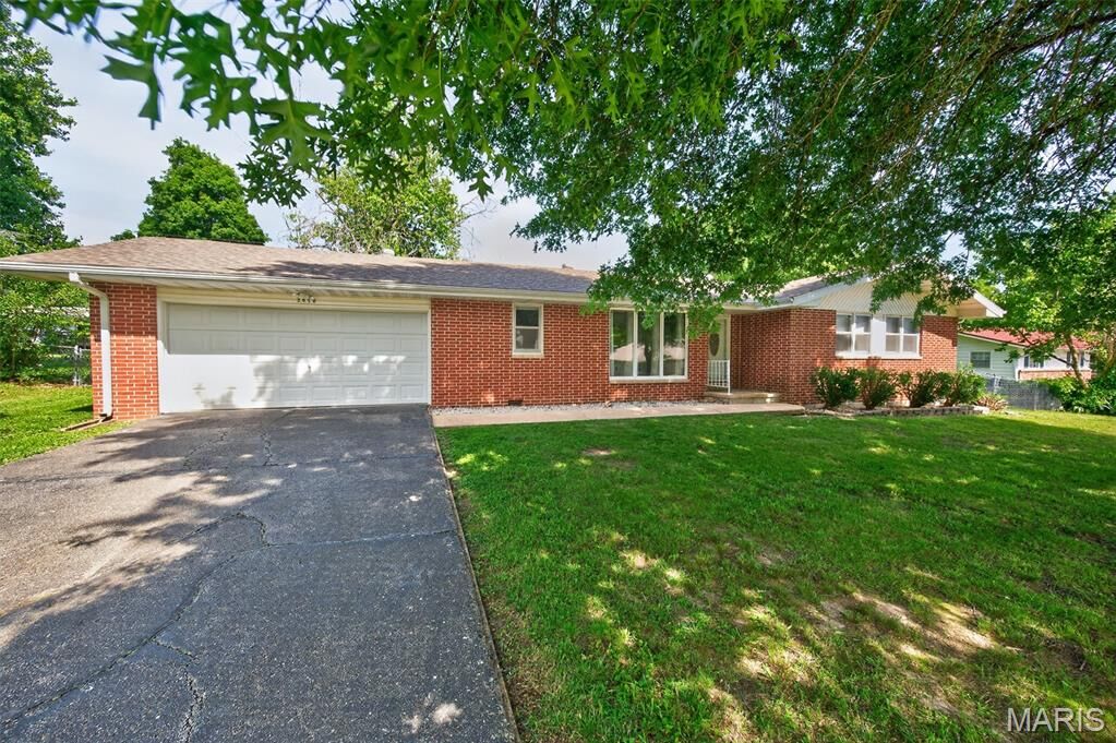 Property Photo:  2020 Highland Street  MO 65536 