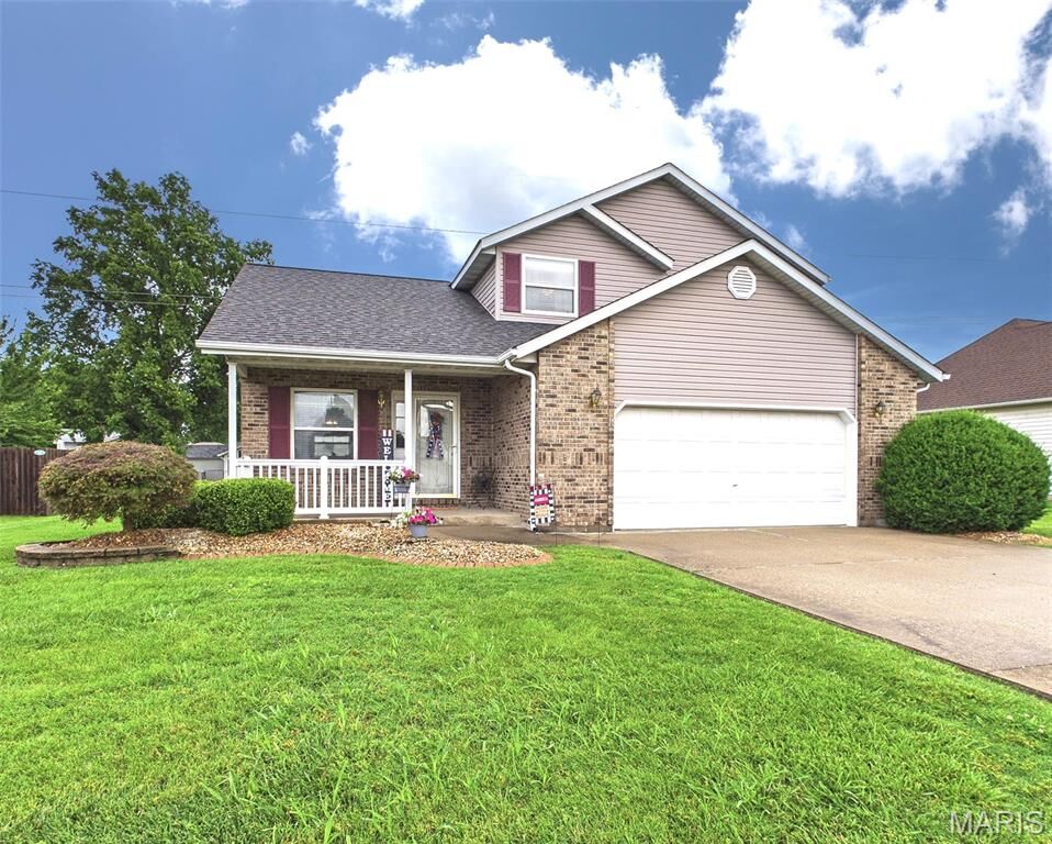Property Photo:  2615 Mathew Court  IL 62040 