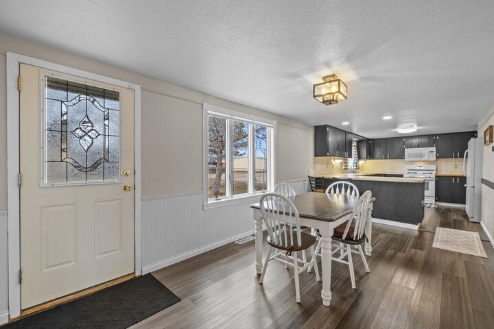 Property Photo:  815 39th St SE  ND 58701 