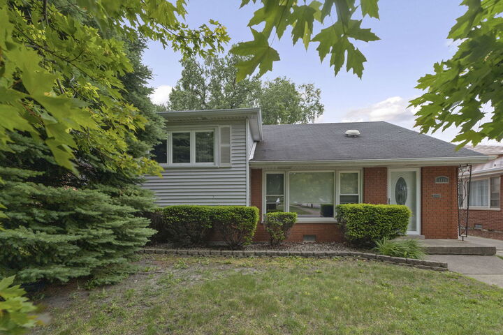 Property Photo:  4821 W 105th Street  IL 60453 