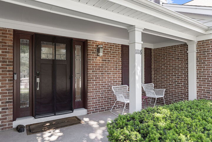 Property Photo: 1118 Highland Grove Drive IL 60089