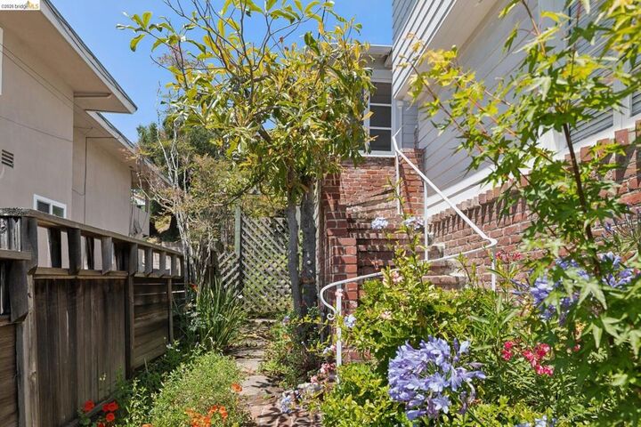 Property Photo:  2541 Hilgard Ave  CA 94709 