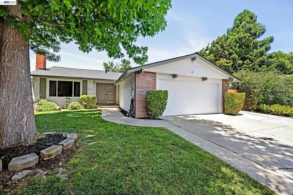 Property Photo:  35212 Cano Ct  CA 94536 
