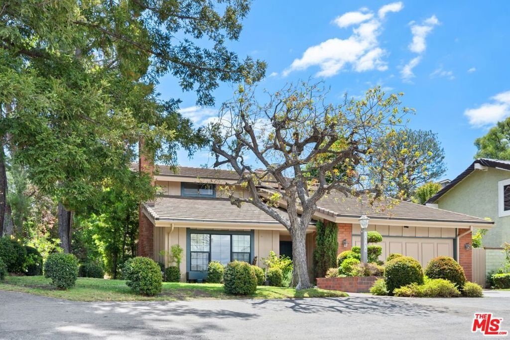 Property Photo:  1844 Michael Lane  CA 90272 