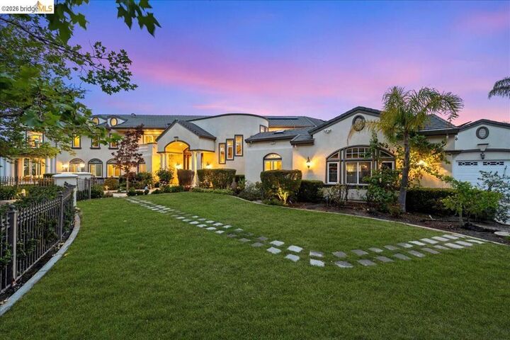 Property Photo:  44969 Vista Del Sol  CA 94539 