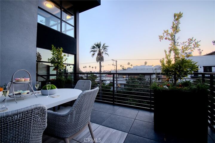 Property Photo: 150 S Oak Knoll 103 CA 91101