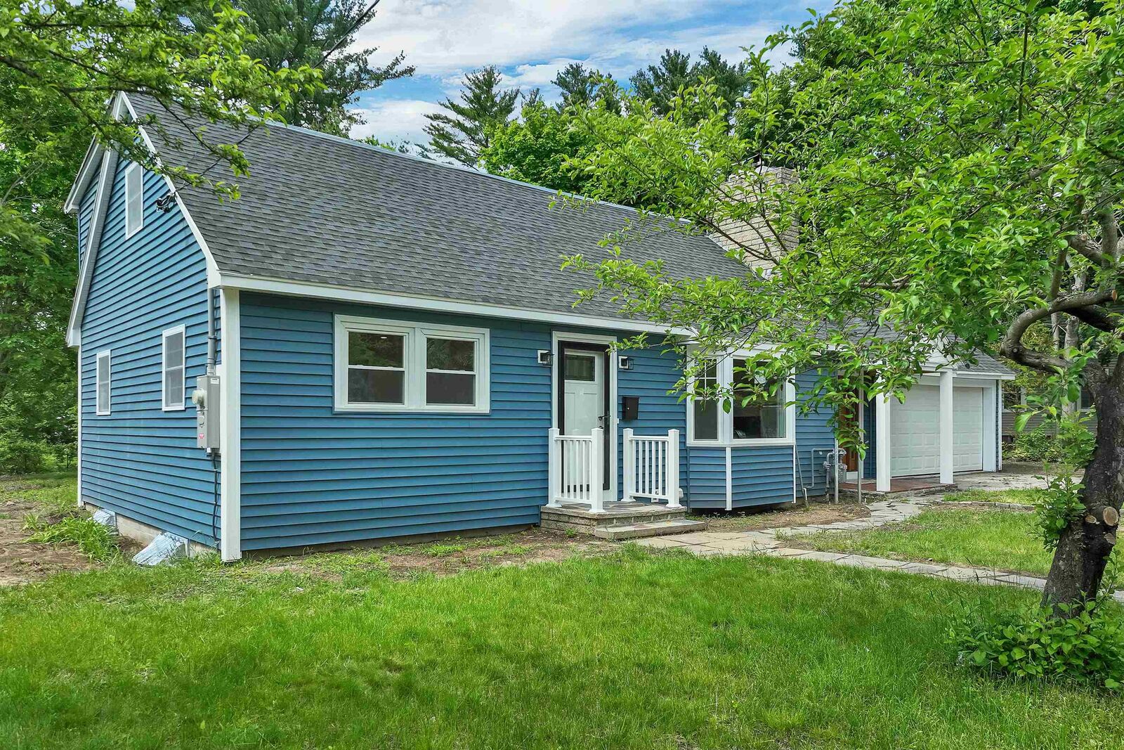 Property Photo:  21 Lois Street  NH 03867 