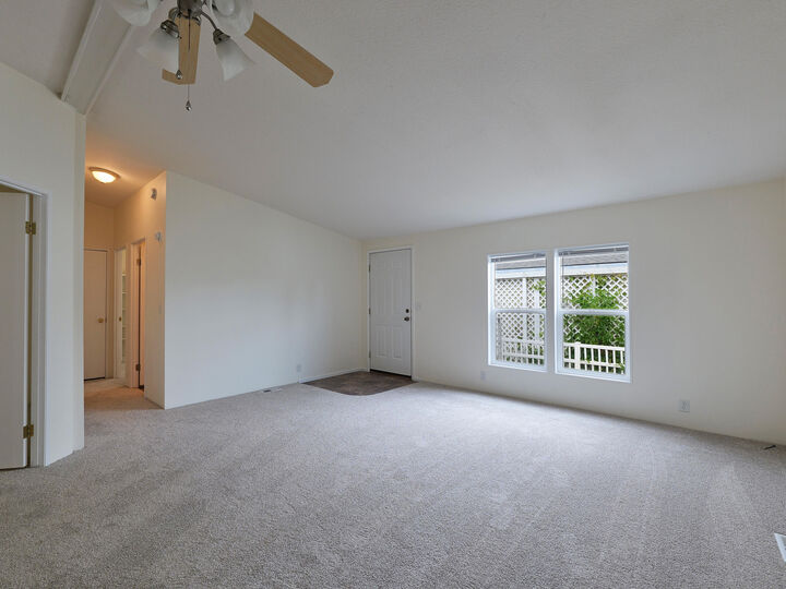 Property Photo: 3501 Avenue C Spc 15 OR 97503