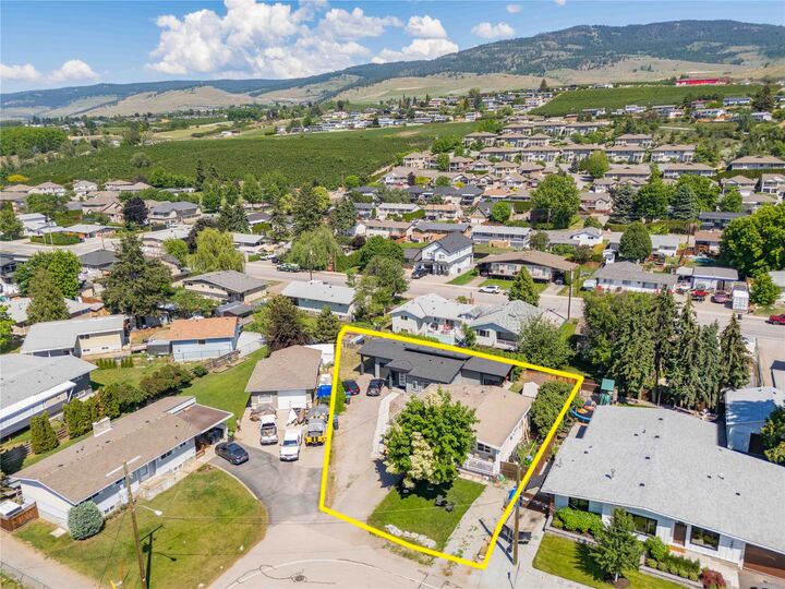 Property Photo: 265 & 269 Muir Road BC V1X 2T4