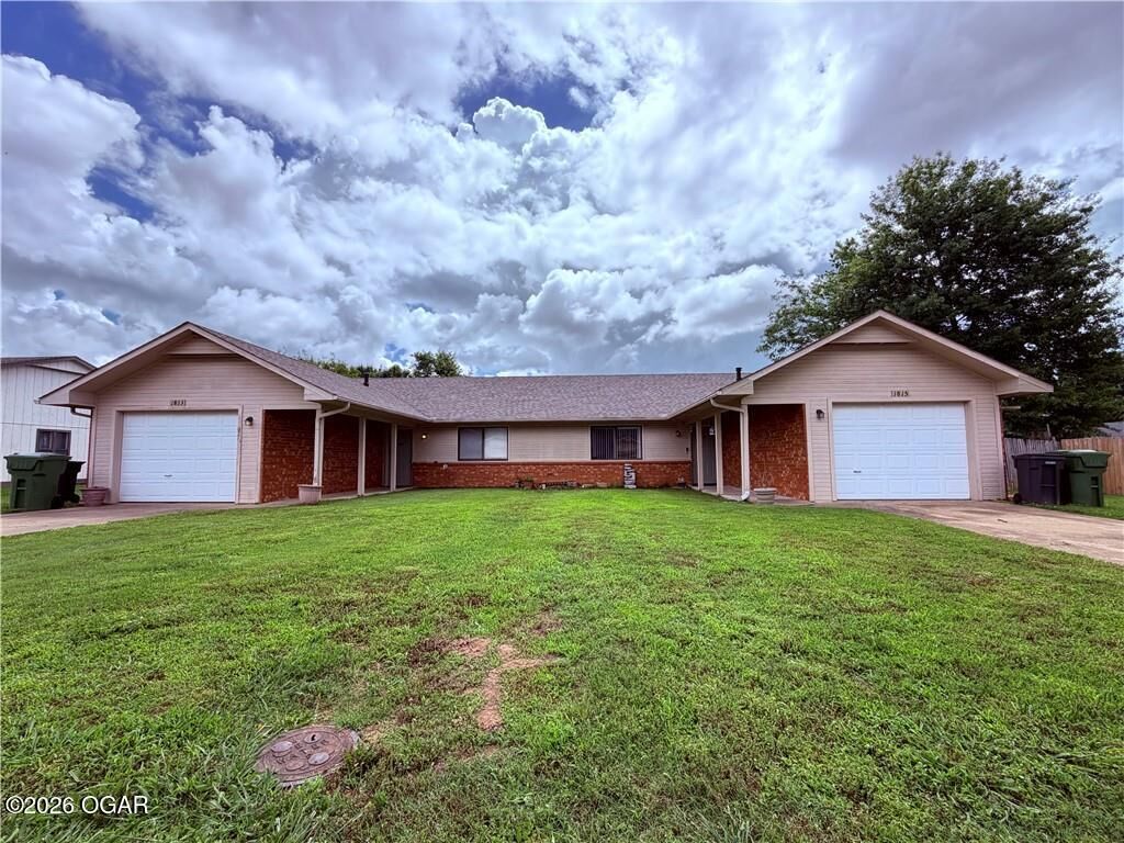 Property Photo:  1813 S 14th Place  AR 72758 