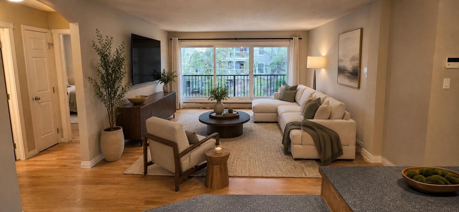 Property Photo: 117 23 Avenue SW 302 AB T2S 0H9
