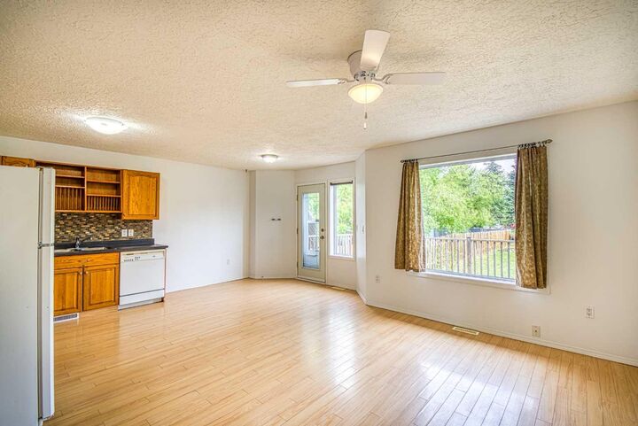 Property Photo:  10312B 103 Street  AB T0H 2C0 