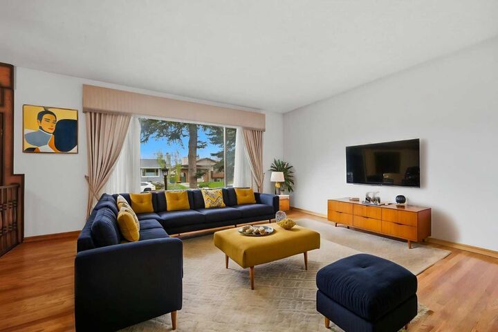 Property Photo:  480 Berkley Crescent NW  AB T3K 1A8 