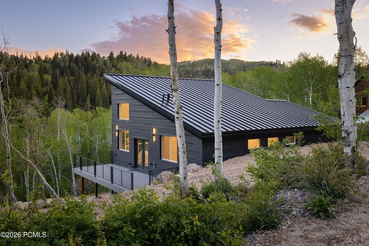 Property Photo:  1065 W Beaver Circle  UT 84017 