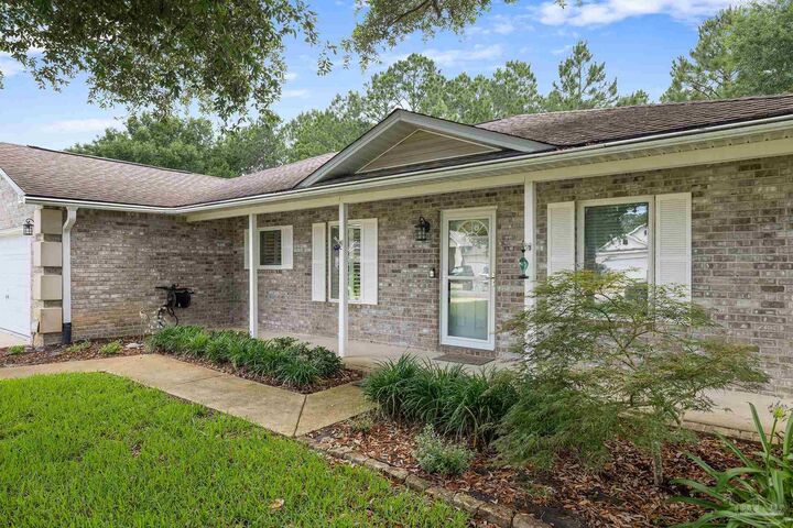 Property Photo:  2478 Houston Cir  FL 32563 