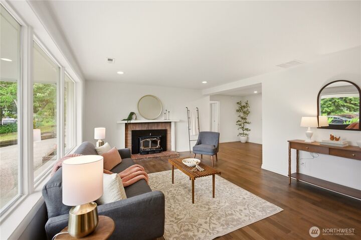 Property Photo:  14716  22nd Avenue NE  WA 98155 