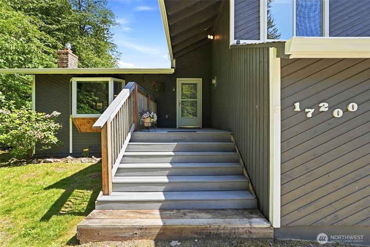 Property Photo: 17200 435th Avenue SE WA 98045