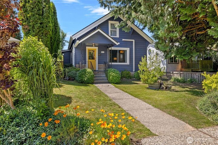 Property Photo: 7729 12th Avenue SW WA 98106