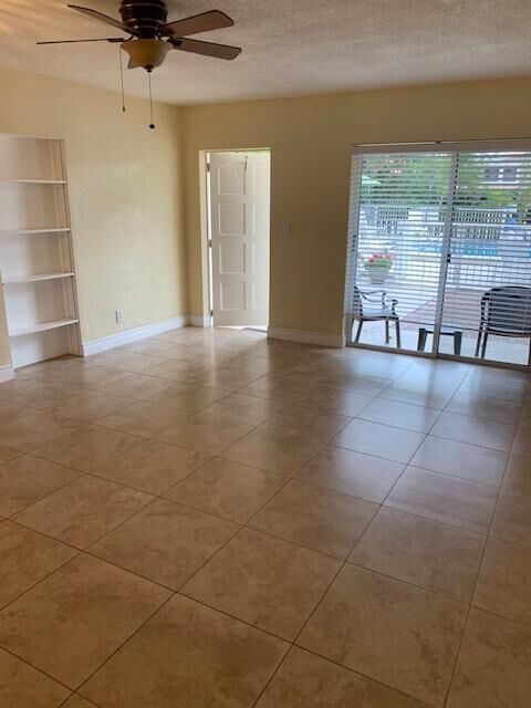 Property Photo:  1907 NE 2nd Street 2  FL 33441 