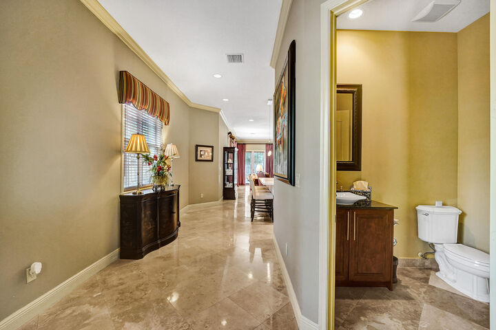 Property Photo:  1400 NE 24th Street 1400  FL 33305 