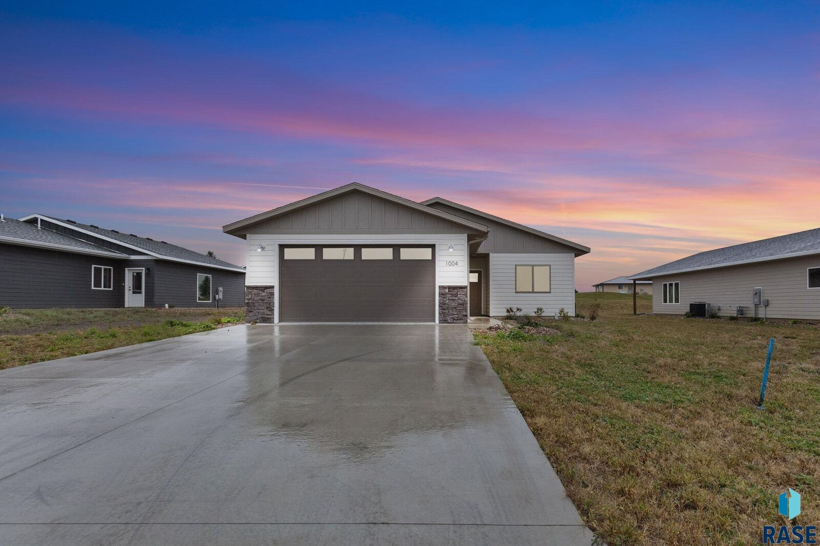 Property Photo:  1004 S 6th Ave  IA 51246 