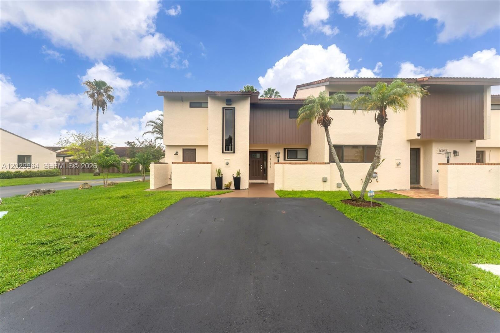 Property Photo: 14932 SW 89th St FL 33196