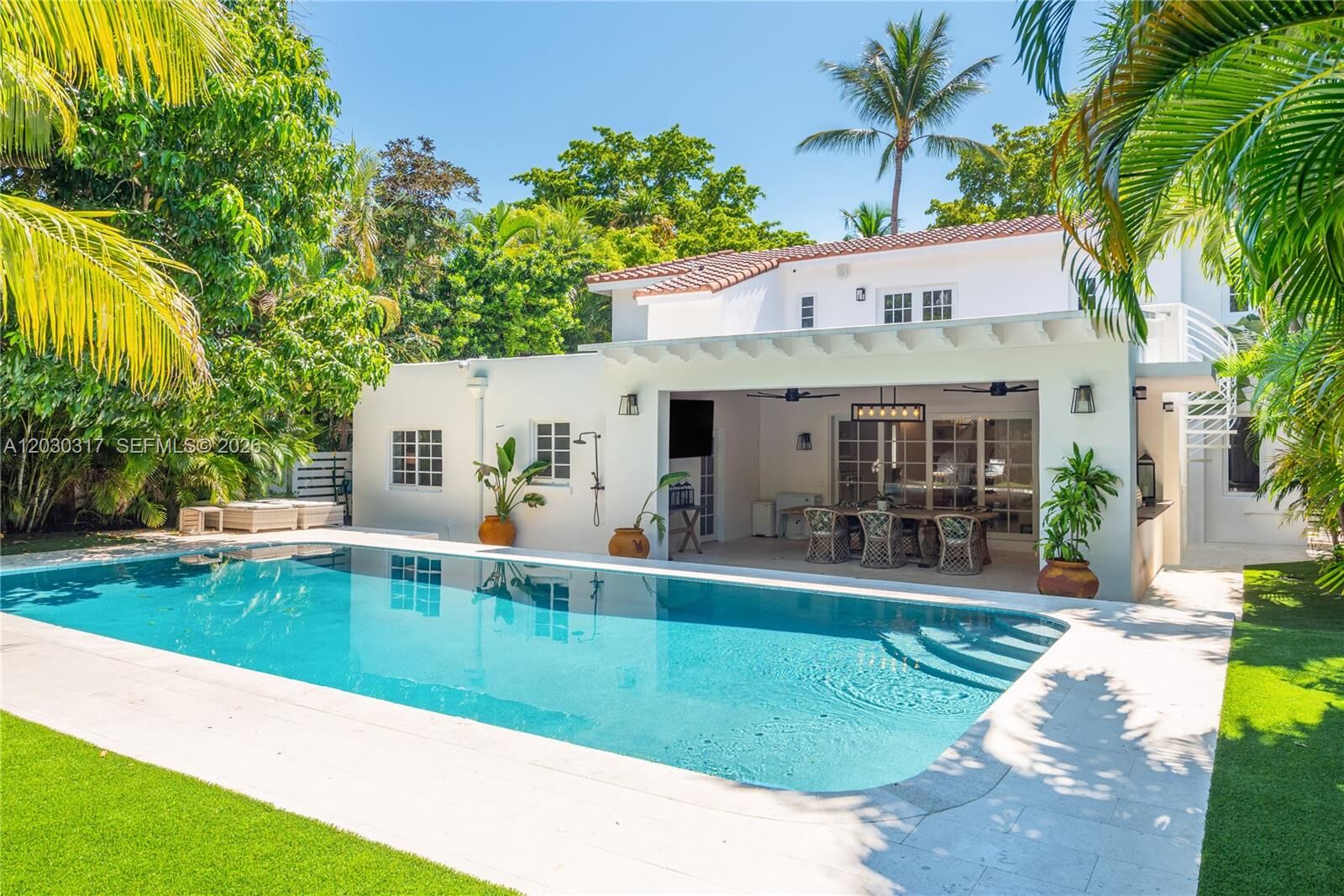 Property Photo:  5236 Pine Tree Dr  FL 33140 