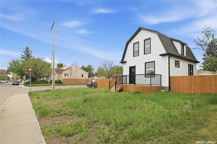 1376 King Street — photo 1