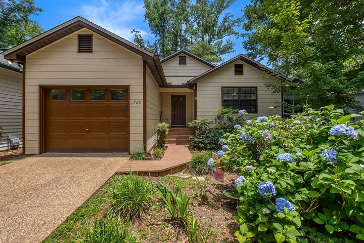 Property Photo:  1709 Silverwood Drive  FL 32301 
