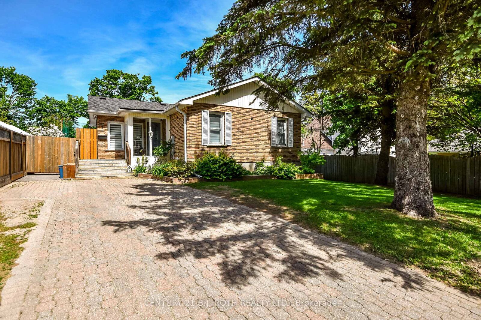 Property Photo:  7 Wesley Street  ON L4N 2A4 