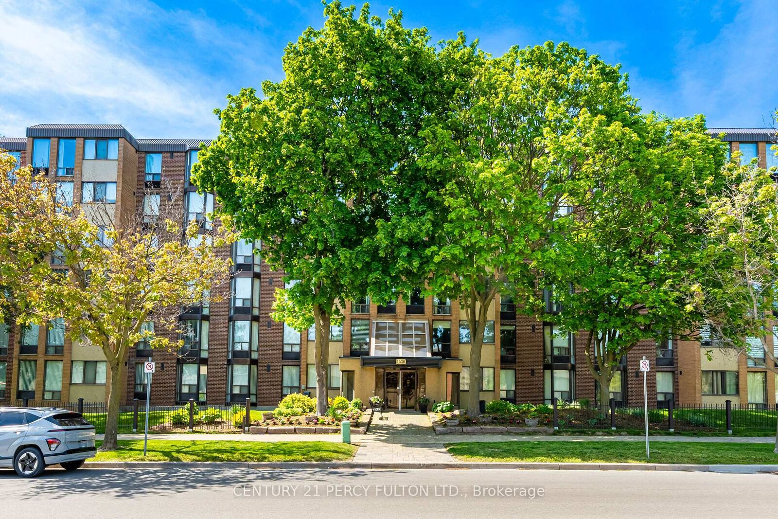 Property Photo: 1530 Pickering Parkway 601 ON L1V 3V8