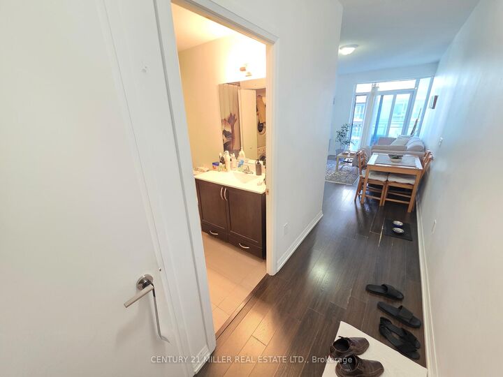 Property Photo:  55 Ann O'Reilly Road 503  ON M2J 0E1 