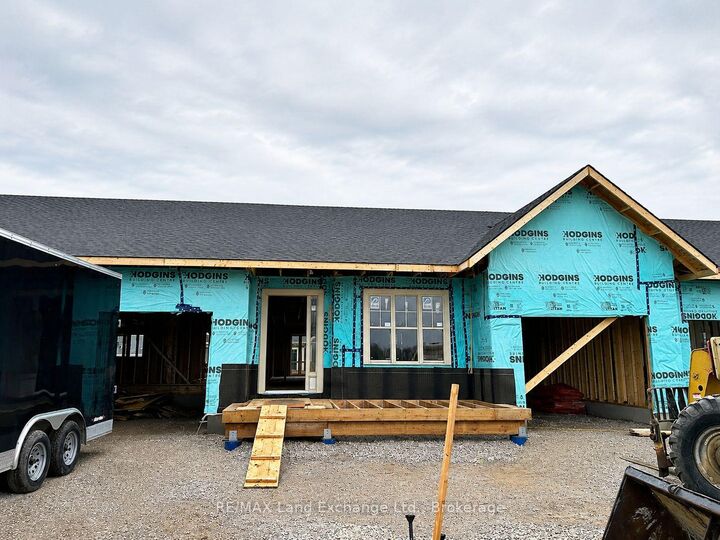 Property Photo:  98 Eagle Court  ON N0H 2C3 