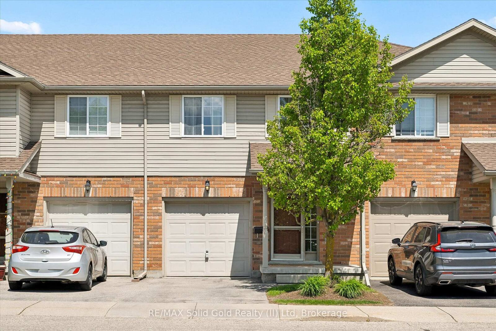 Property Photo: 15 Gregg Court 5 ON N2A 4H7