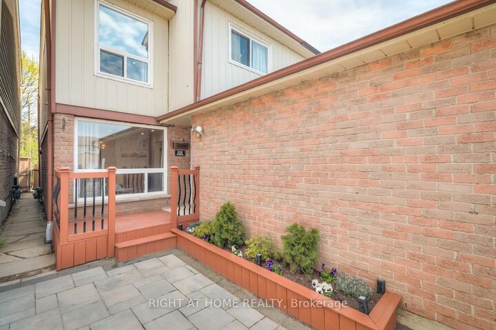 Property Photo: 37 McKnight Drive ON M1B 2Z4