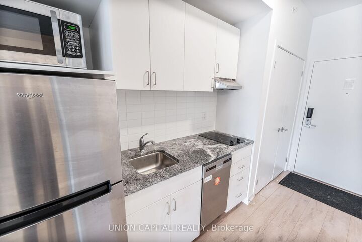 Property Photo: 1800 Simcoe Street 201 ON L1G 0C2