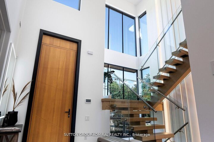 Property Photo: 126 Wood Lane ON L4C 4W1