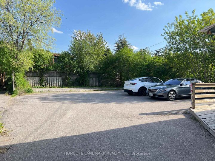 149 Finch Avenue W — photo 1